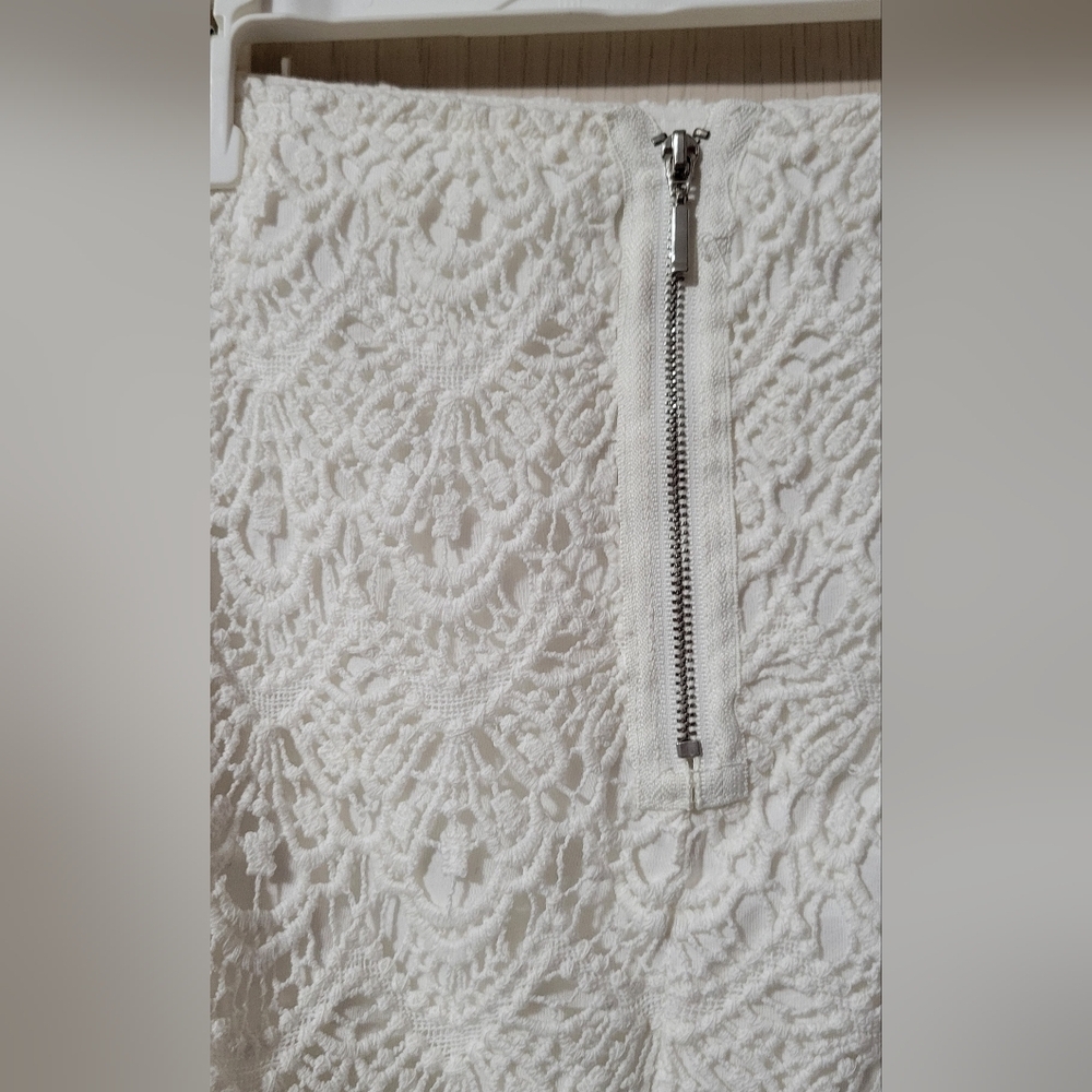 Forever 21 Lace Skirt - Picture 4 of 10